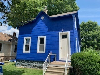 Building Photo - 2 bedroom 1 bath updated single family home