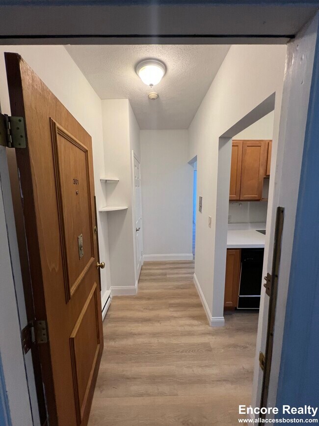 Building Photo - 111 Norway St Unit 307