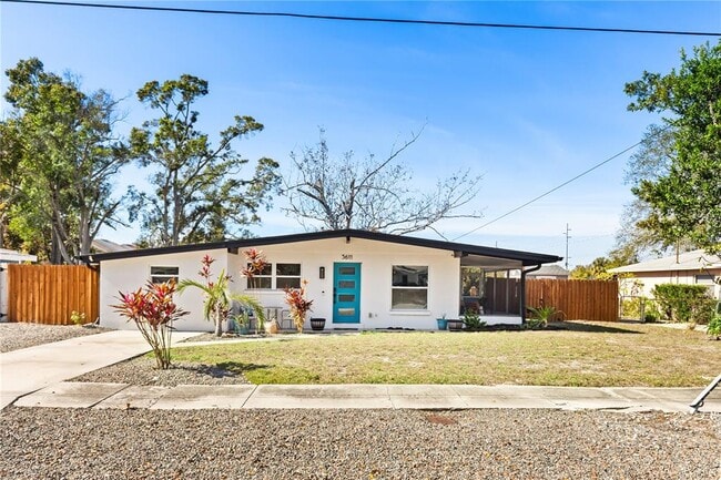 Photo - 5611 S Sheridan Rd