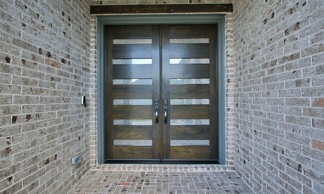 Photo - 902 Falcon Hollow Ln