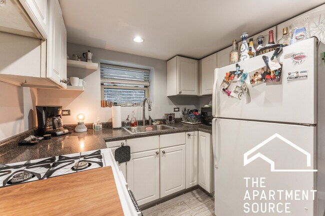 Photo - 2732 N Monticello Ave Unit g