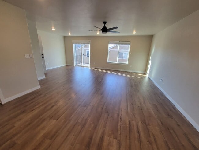 Photo - 3 Bedroom, 2.5 Bath Unit in Single Family ...
