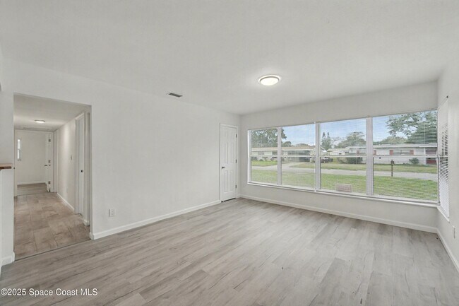 Photo - 990 Pinson Blvd