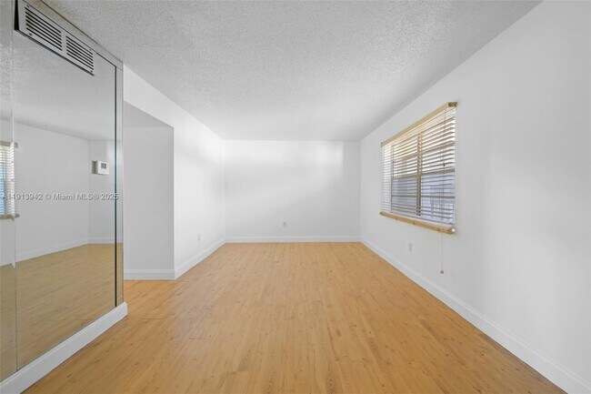 Photo - 415 NE 2nd St Unit 215