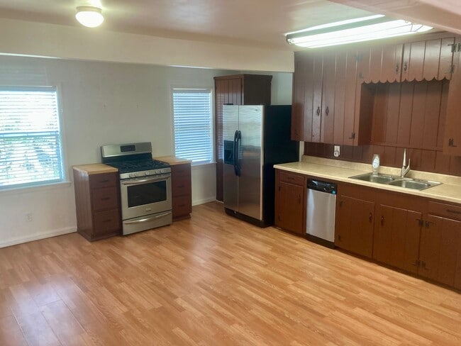 Photo - 6927 Avenue O