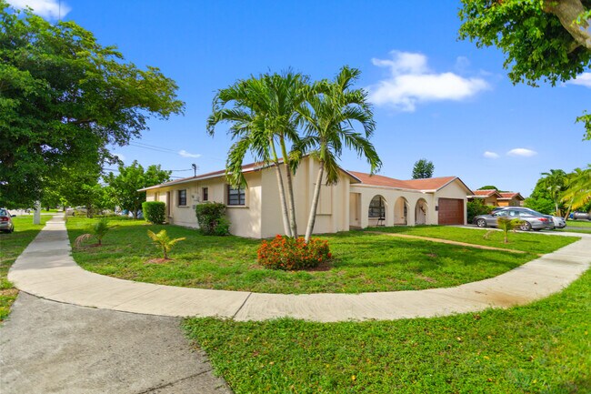Photo - 4851 NW 17th St