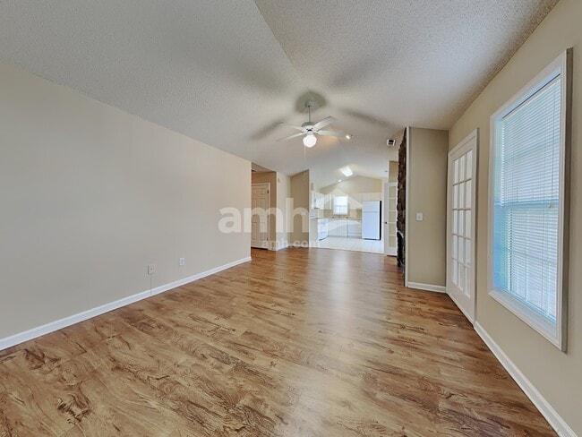 Photo - 160 Charlotte Ct