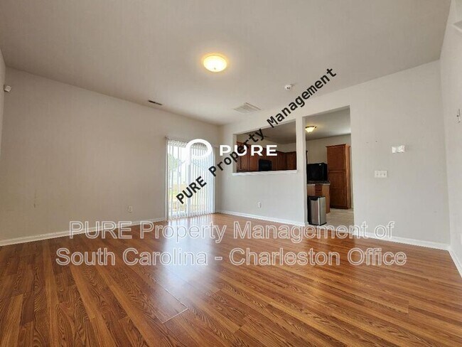 Photo - 437 Watershed Dr
