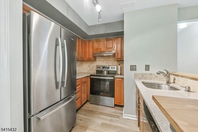 Photo - 83 Mayfield Rd