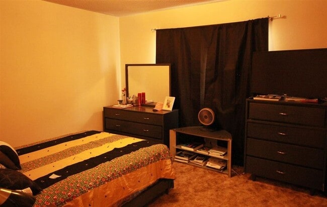 Foto principal - 510 W 37th St