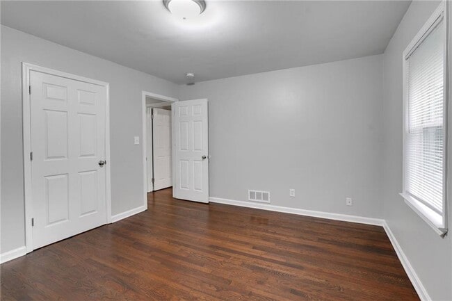 Photo - 2710 Dresden Dr