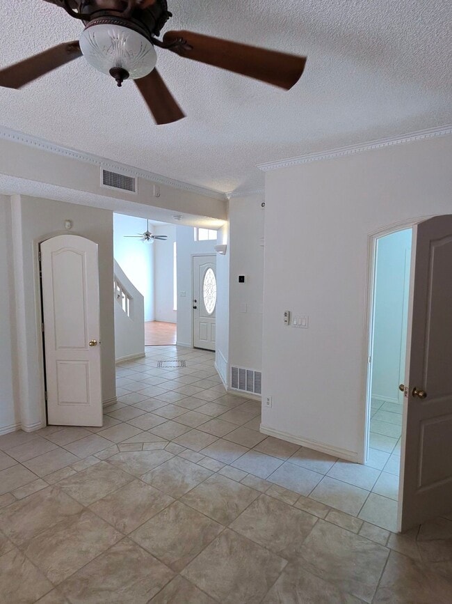 3081 Tierra Humeda Dr