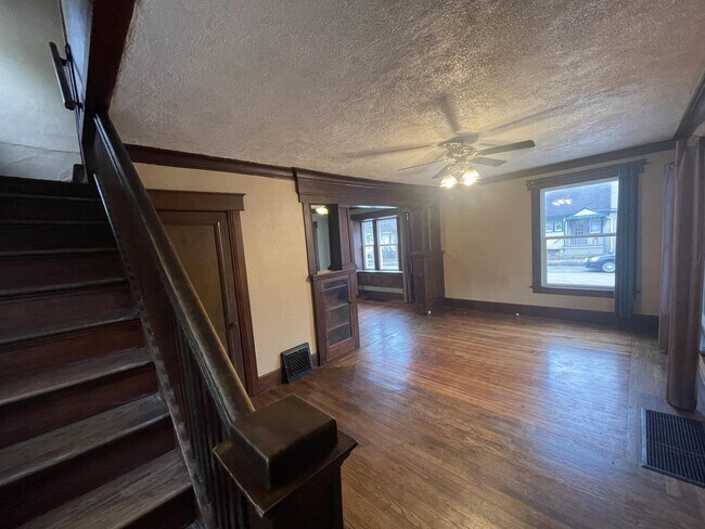 Photo - 329 S Clemens Ave