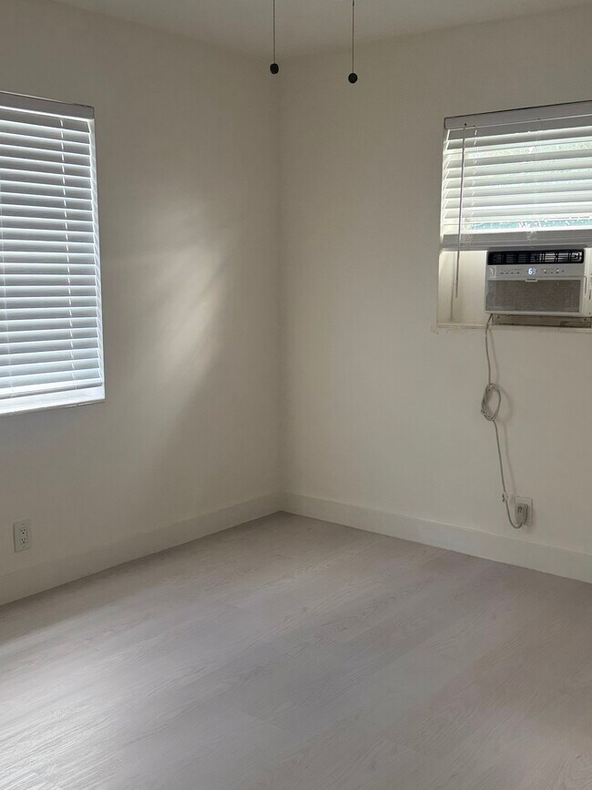 Photo - 901 S N St Unit C