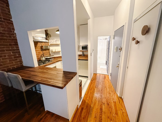 Photo - 331 E 92nd St Unit 3C