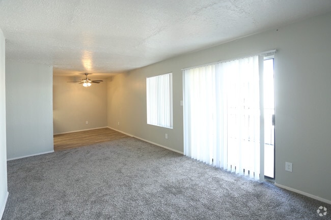 2BR 1.5BA- Livingroom