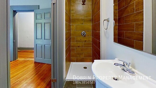 Photo - 323 S Cherry St