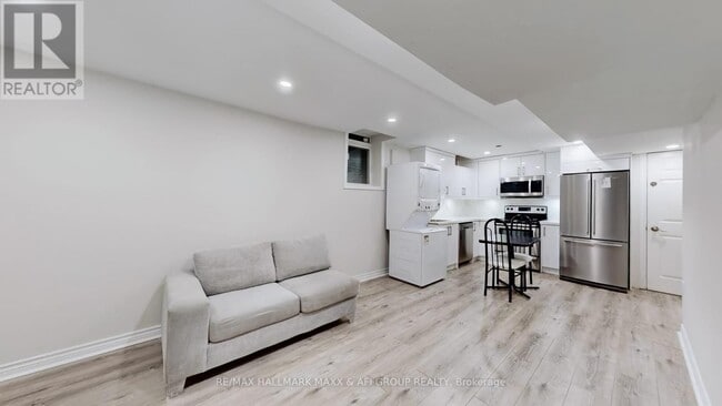 Photo - 719 Shanahan Blvd