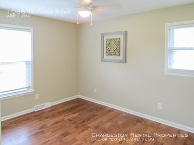 Photo - 1086 Talisman Rd