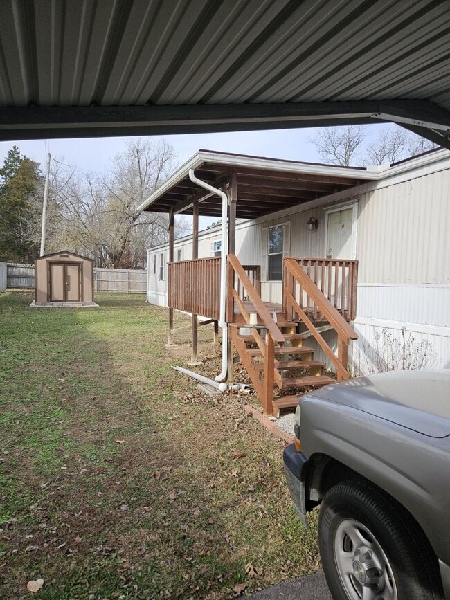 Photo - 144 Matthews St