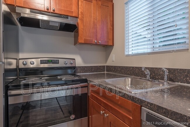 Photo - 5011 SW Beaverton Hillsdale Hwy