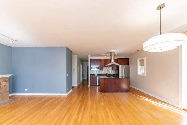 Photo - 2736 W Montrose Ave Unit 2E