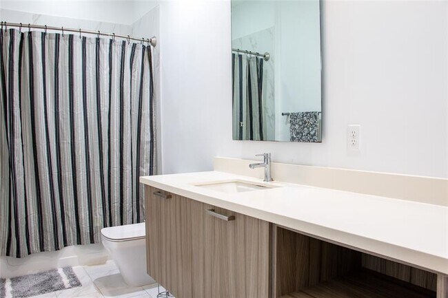 Photo - 1025 NE 18th Ave Unit 304