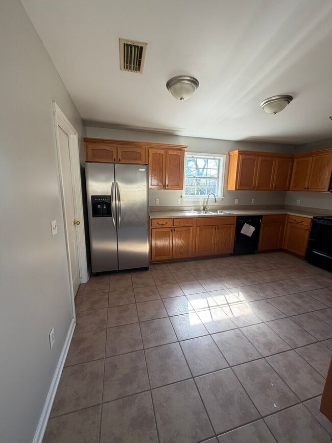 Photo - 511 W Watts St