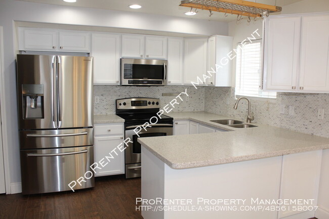 Photo - Spacious 4 Bed, 3.5 Bath Clinton Home