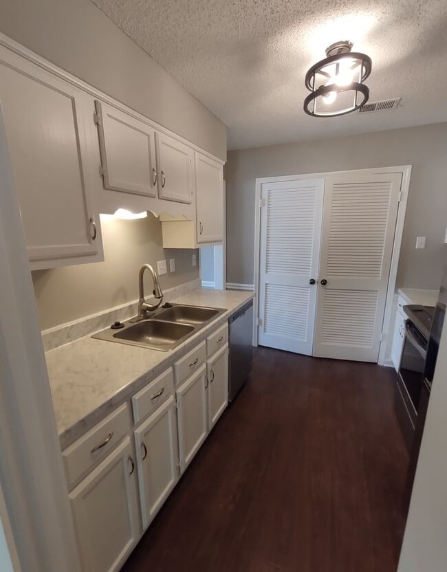Photo - Spacious 2 bedroom, 2 bath town home for lease