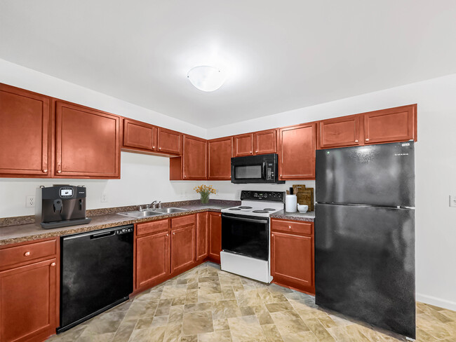 Building Photo - Red Cedar Lane Rental