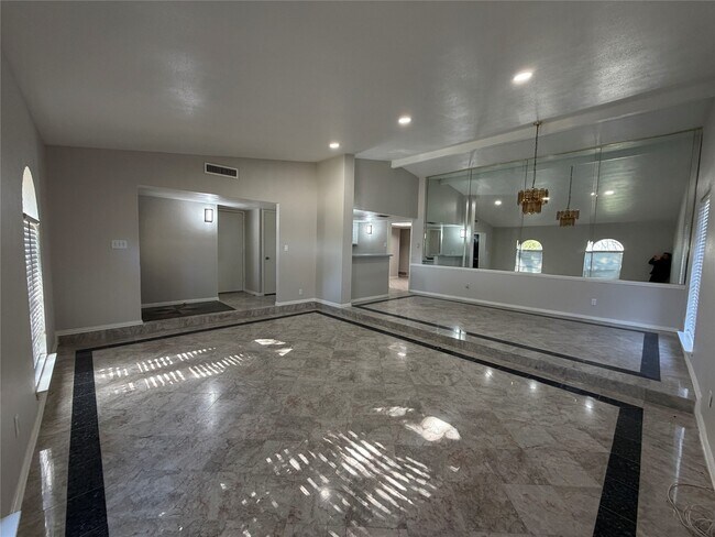 Photo - 16914 Clan MacGregor Dr