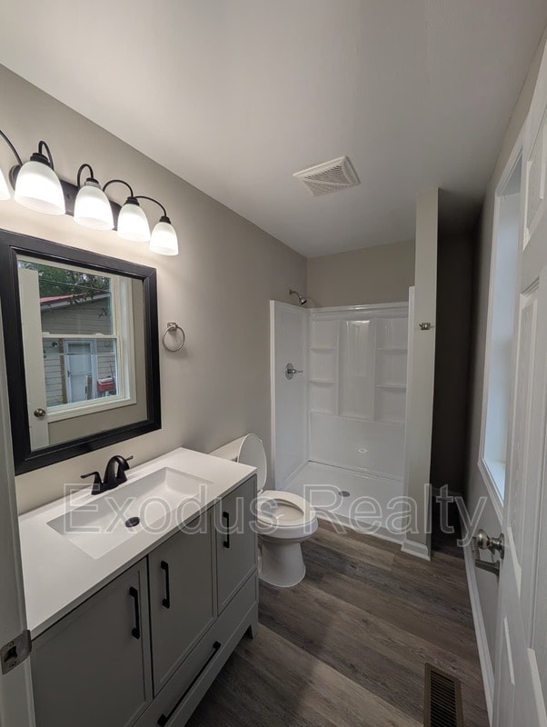 Photo - 414 Maple Ave