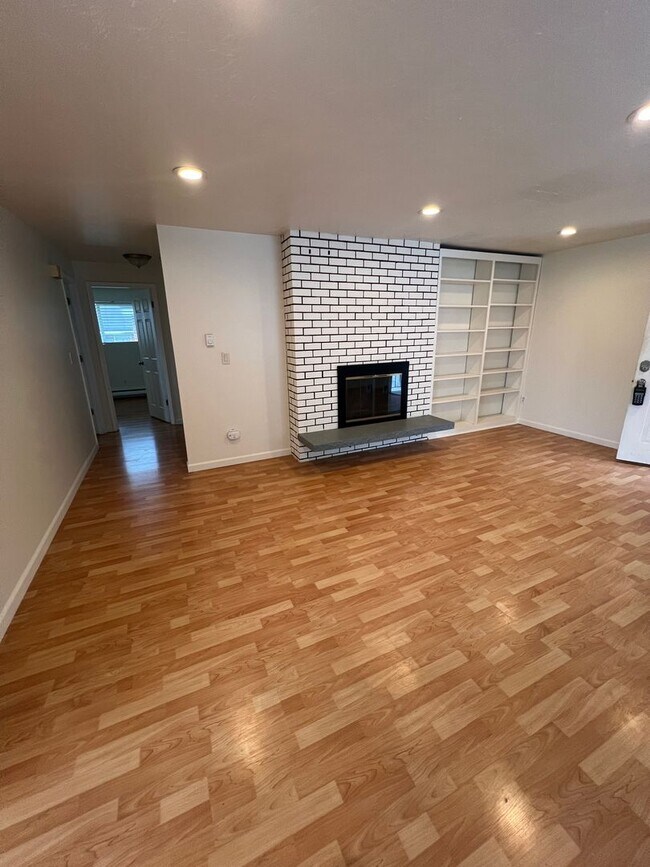 Photo - 1822 10th Ave W Unidad 3