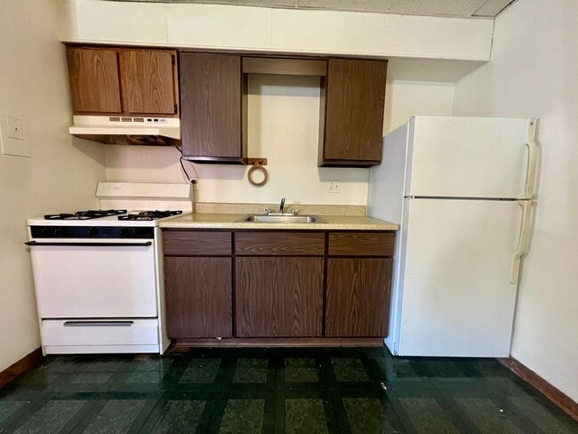 Building Photo - Cozy 1 BR in South Oakland! Call NOW! Unit 3116