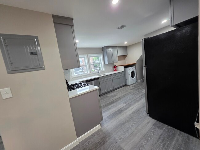 Photo - 16 Long Ave Unit 3