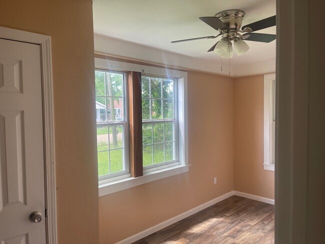 Photo - 5165 Washington Ave