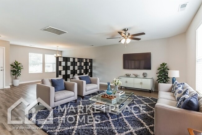 Photo - 29946 Glenrose Way