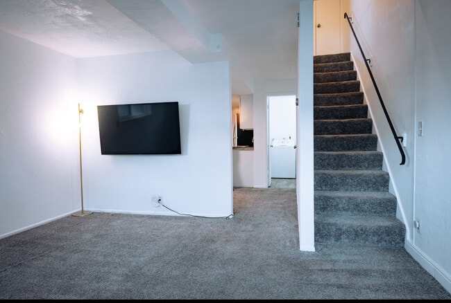 Photo - 155 Wentworth Ave Unit A