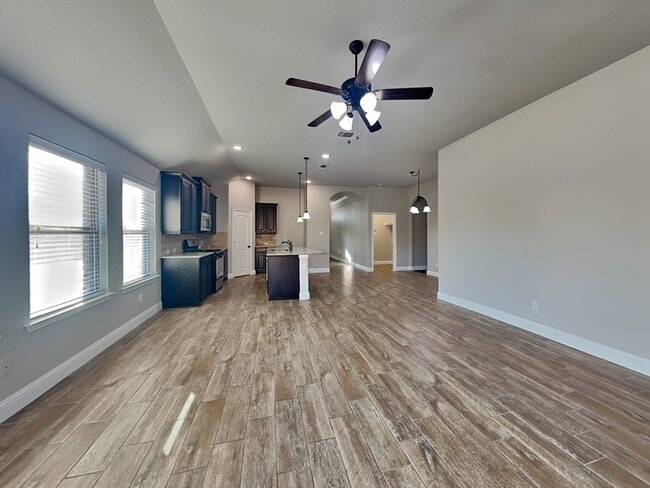 Photo - 900 McLynn Ct