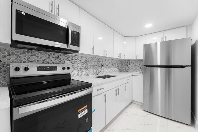 Photo - 8764 SW 12th St Unidad 203