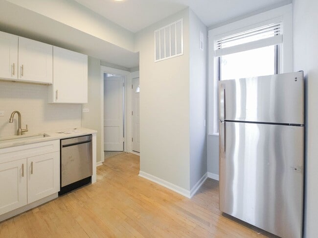 Photo - 1940 W Winona St Unit 3