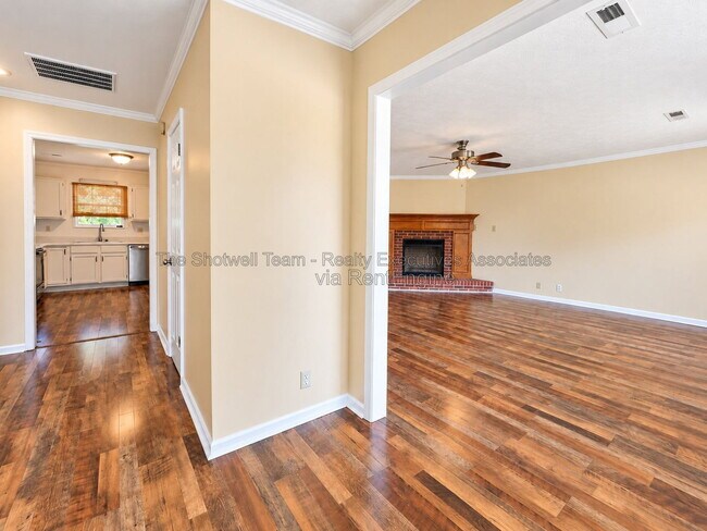 407 Herringbone Ct