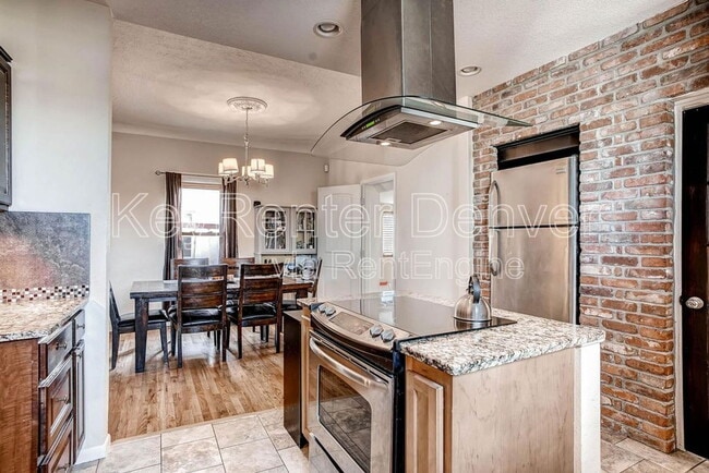 Building Photo - 12 E Quincy Ave Rental