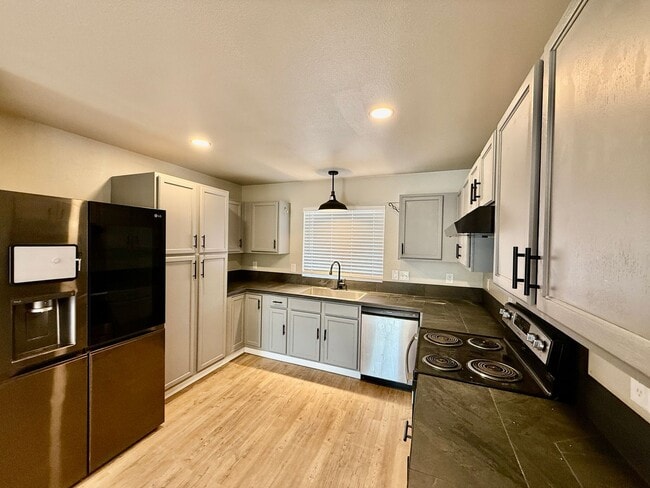 Photo - 4631 Fencer Rd