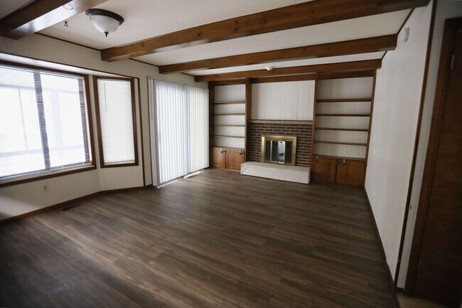 Photo - 4833 Stauffer Ave SE