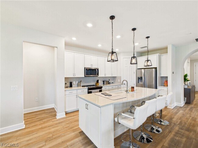 Photo - 19563 Utopia Ln
