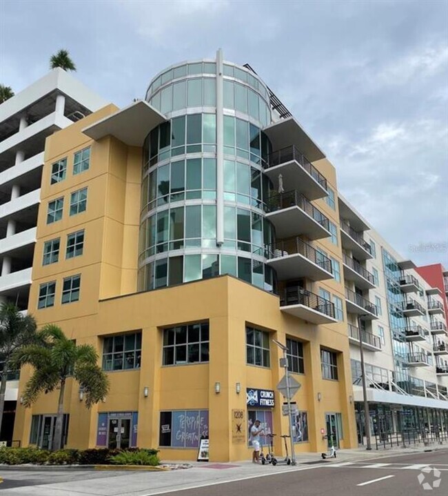Building Photo - 1120 E Kennedy Blvd Unit 512 Rental