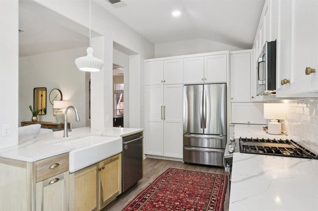 Photo - 7117 Cromarty Ln