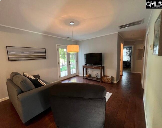 Photo - 608 Elm Ave